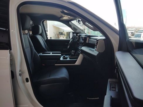 Used 2022 Toyota Tundra SR5 RWD image 12