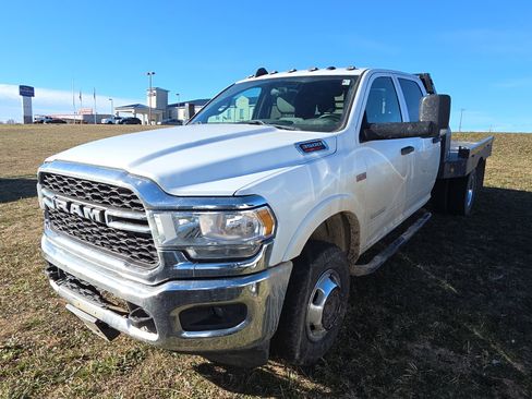 Used 2021 RAM 3500 Tradesman w/ Chrome Appearance Group image 3