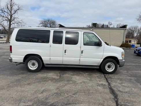 Used 2010 Ford E-150 and Econoline 150 Wagon image 16