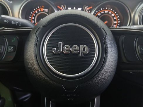 Used 2023 Jeep Gladiator Sport w/ Off Road Group AWD/4WD image 5