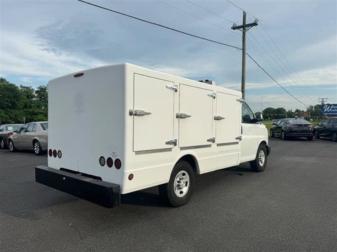 Used 2014 Chevrolet Express 3500 image 8