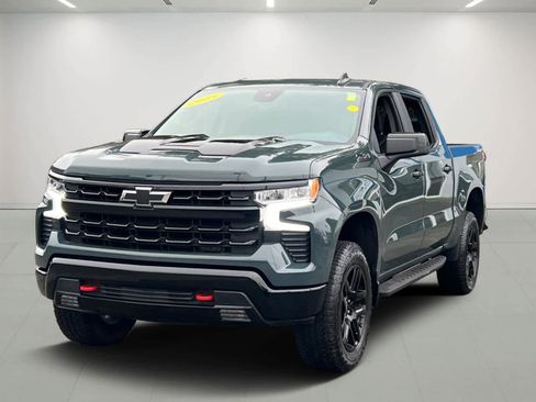 Used 2025 Chevrolet Silverado 1500 LT Trail Boss w/ LPO, Dark Essentials Package image 2