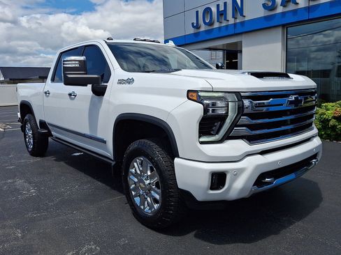 Used 2024 Chevrolet Silverado 3500 High Country w/ High Country Premium Package AWD/4WD image 38