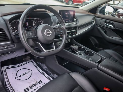 Used 2022 Nissan Rogue SV w/ SV Premium Package image 8