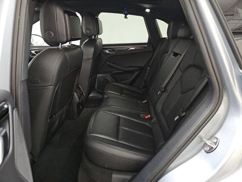 Used 2023 Porsche Macan w/ Premium Package Plus image 17