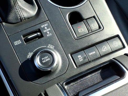 Used 2021 Toyota Highlander XSE image 18