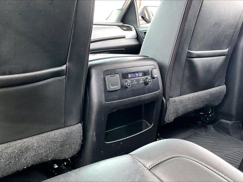 Used 2019 GMC Yukon SLT image 33