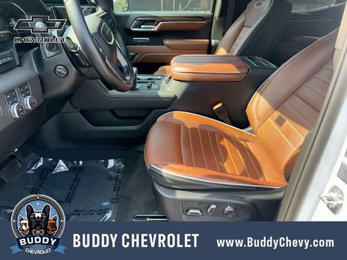 Used 2025 GMC Sierra 1500 Denali Ultimate AWD/4WD image 12