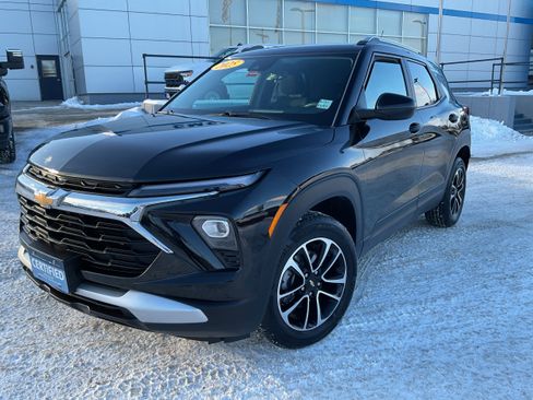 Certified 2025 Chevrolet TrailBlazer LT image 2
