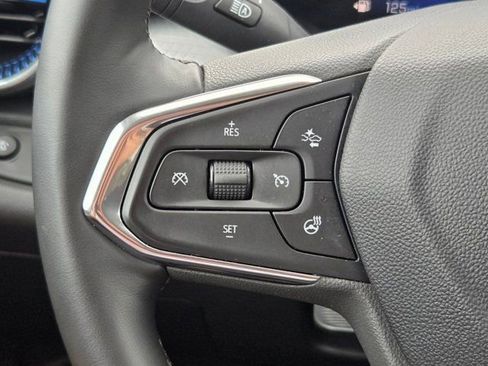 Used 2025 Chevrolet Trax LT w/ LT Convenience Package FWD image 20
