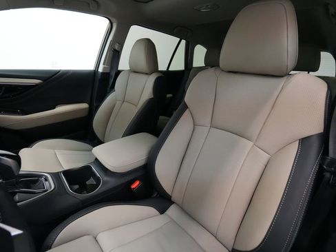 Used 2025 Subaru Outback Limited image 13