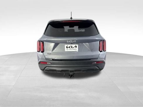 Certified 2023 Kia Sorento LX FWD image 8