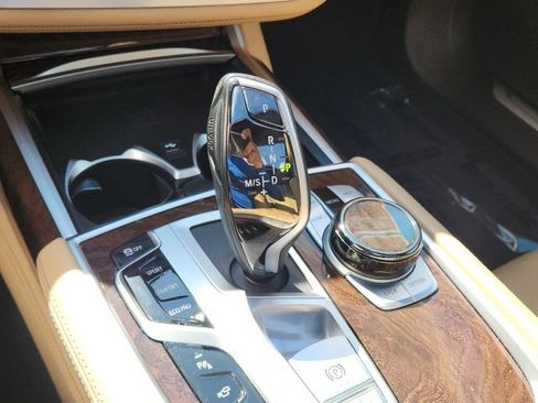 Used 2022 BMW 750i xDrive 750i xDrive w/ Executive Package image 32