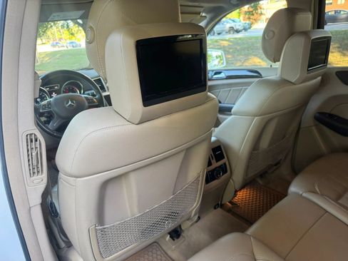 Used 2016 Mercedes-Benz GL 450 4MATIC image 18