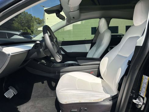 Used 2022 Tesla Model Y Performance AWD/4WD image 15
