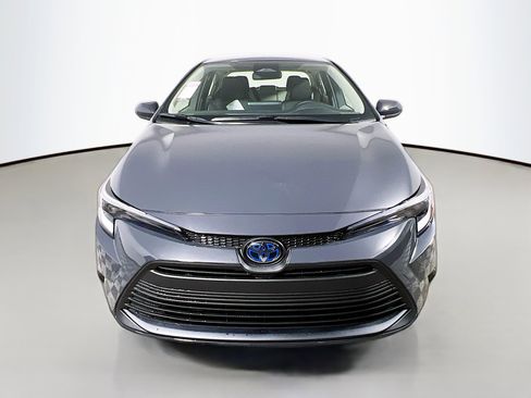 Used 2025 Toyota Corolla LE image 11