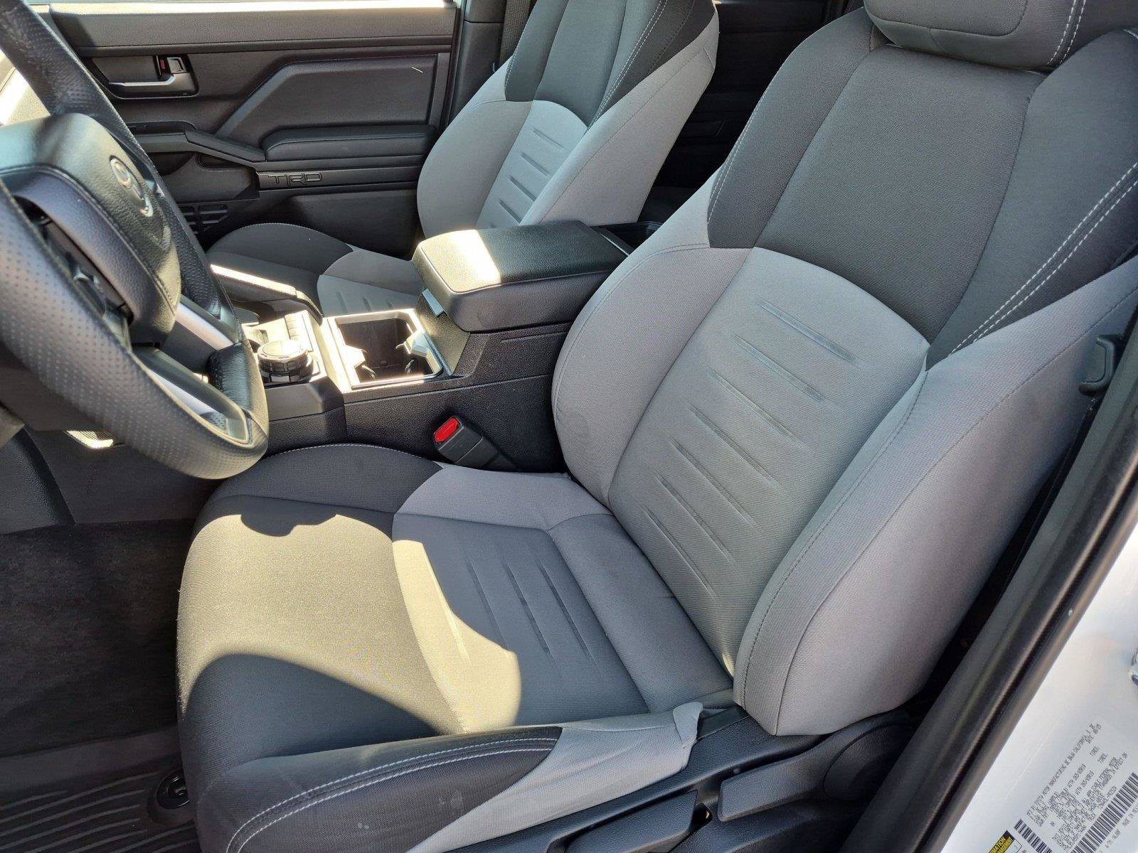 Used 2025 Toyota Tacoma TRD Sport AWD/4WD image 31