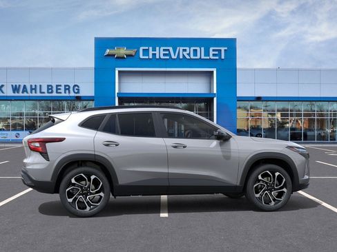 New 2026 Chevrolet Trax RS w/ Sunroof Package image 29