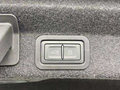 Certified 2023 Audi S6 Premium Plus w/ Premium Plus Package image 32