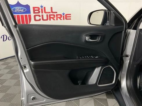 Used 2019 Jeep Compass Latitude image 12