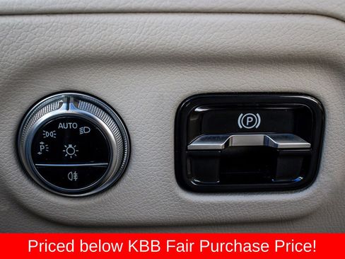 Used 2022 Mercedes-Benz EQS 450+ Sedan image 23