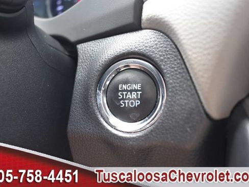 Used 2019 Toyota RAV4 XLE w/ Convenience Package FWD image 39
