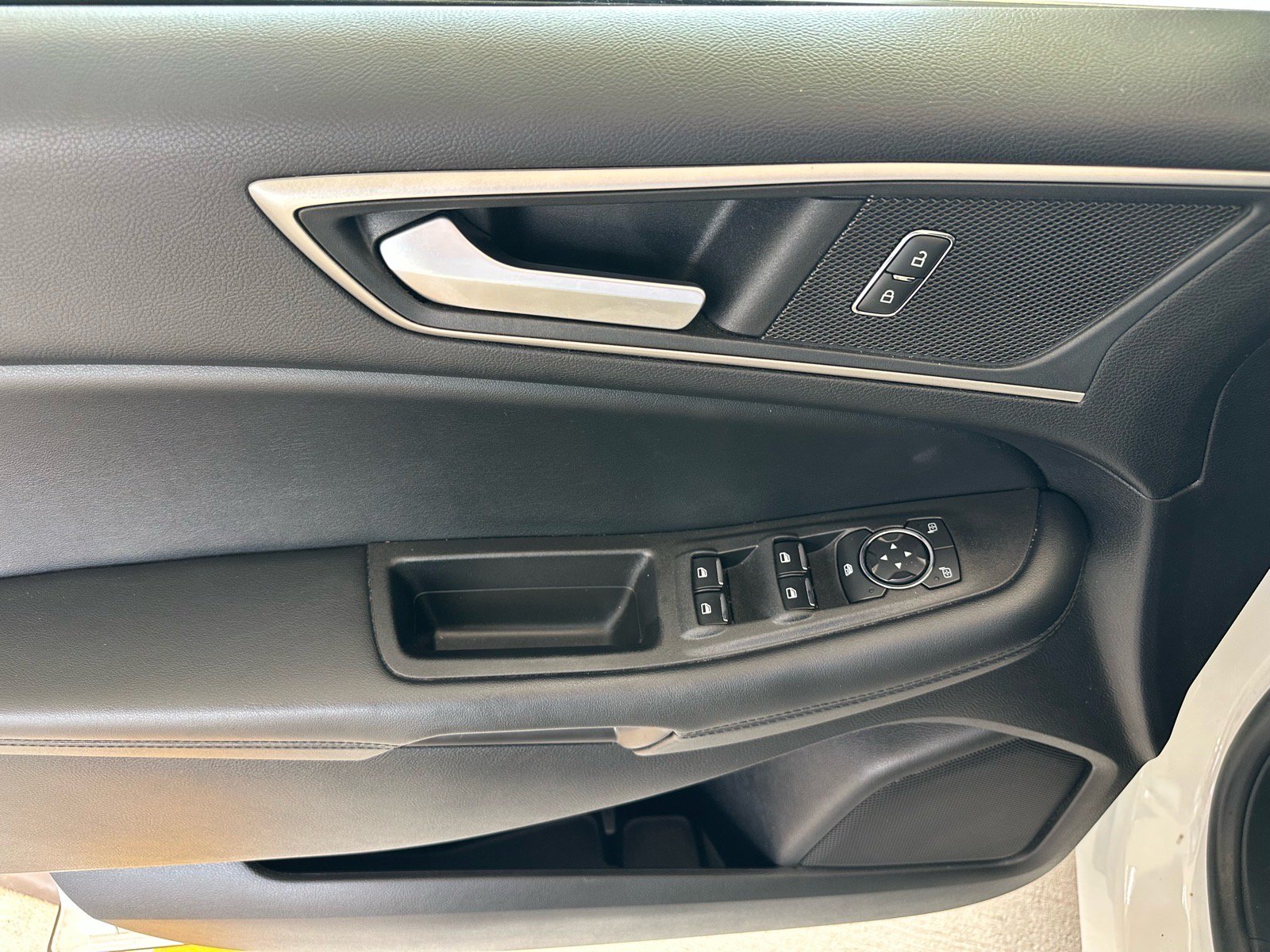 Used 2021 Ford Edge SEL w/ Convenience Package FWD image 13