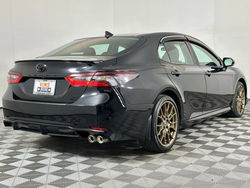 Used 2024 Toyota Camry SE AWD/4WD image 4