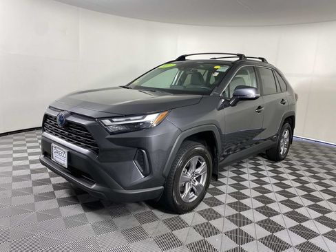Used 2023 Toyota RAV4 XLE w/ Convenience Package AWD/4WD image 4
