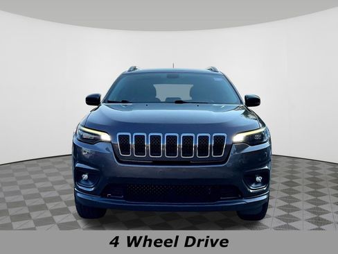 Used 2019 Jeep Cherokee Latitude Plus AWD/4WD image 2