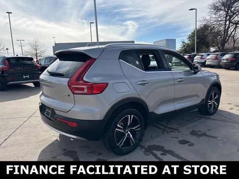 Certified 2025 Volvo XC40 B5 Core image 5