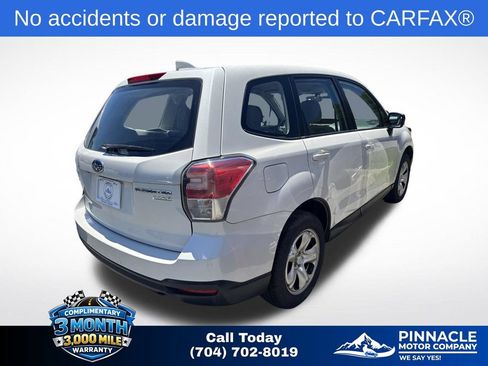 Used 2017 Subaru Forester 2.5i AWD/4WD image 4