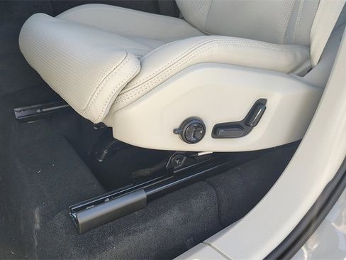 New 2026 Volvo XC90 B6 Ultra image 11