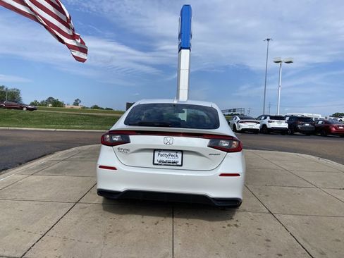 Used 2023 Honda Civic Sport image 10