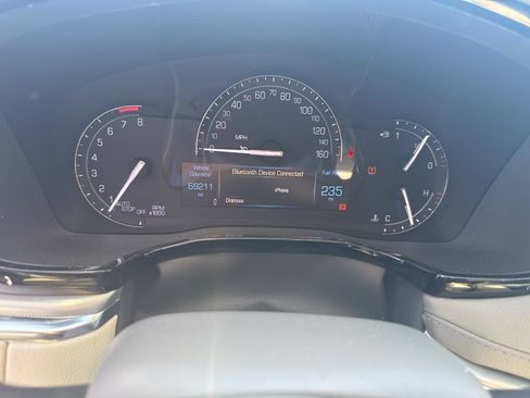 Used 2017 Cadillac XT5 Premium Luxury AWD/4WD image 6