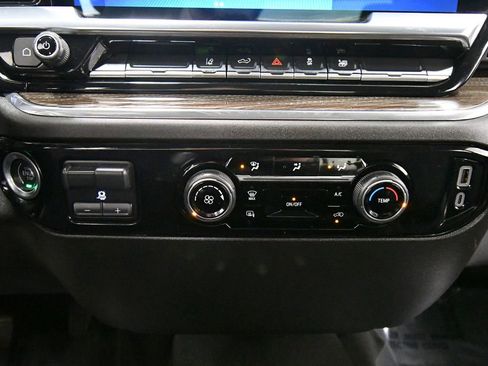 Used 2024 Chevrolet Silverado 2500 LT image 24