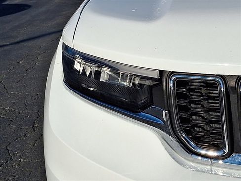 Used 2023 Jeep Grand Cherokee L Laredo image 9