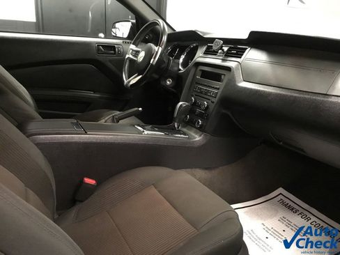 Used 2014 Ford Mustang Convertible image 37