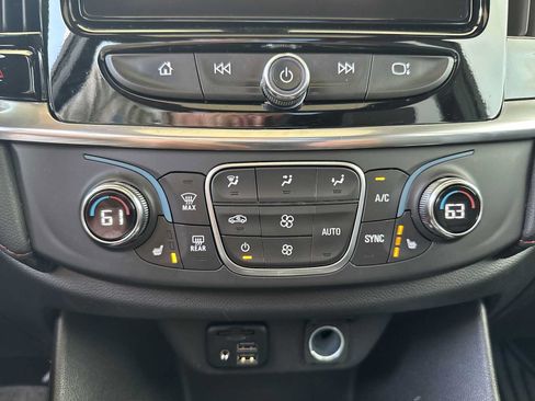 Certified 2023 Chevrolet Traverse RS AWD/4WD image 17