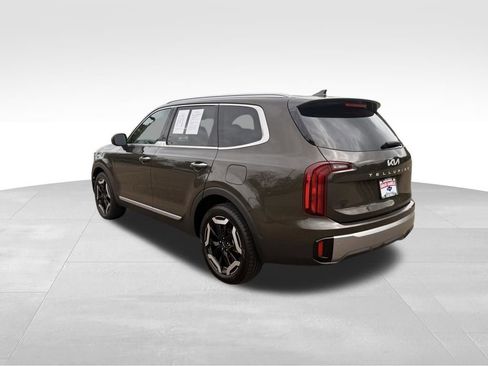 Used 2025 Kia Telluride S FWD image 4
