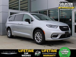 New 2026 Chrysler Pacifica Select video 1