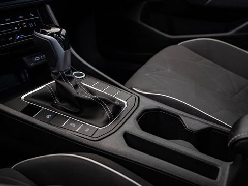 Used 2025 Volkswagen Jetta Sport image 33