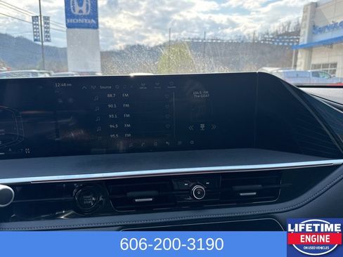 Used 2025 INFINITI QX80 Sensory image 18