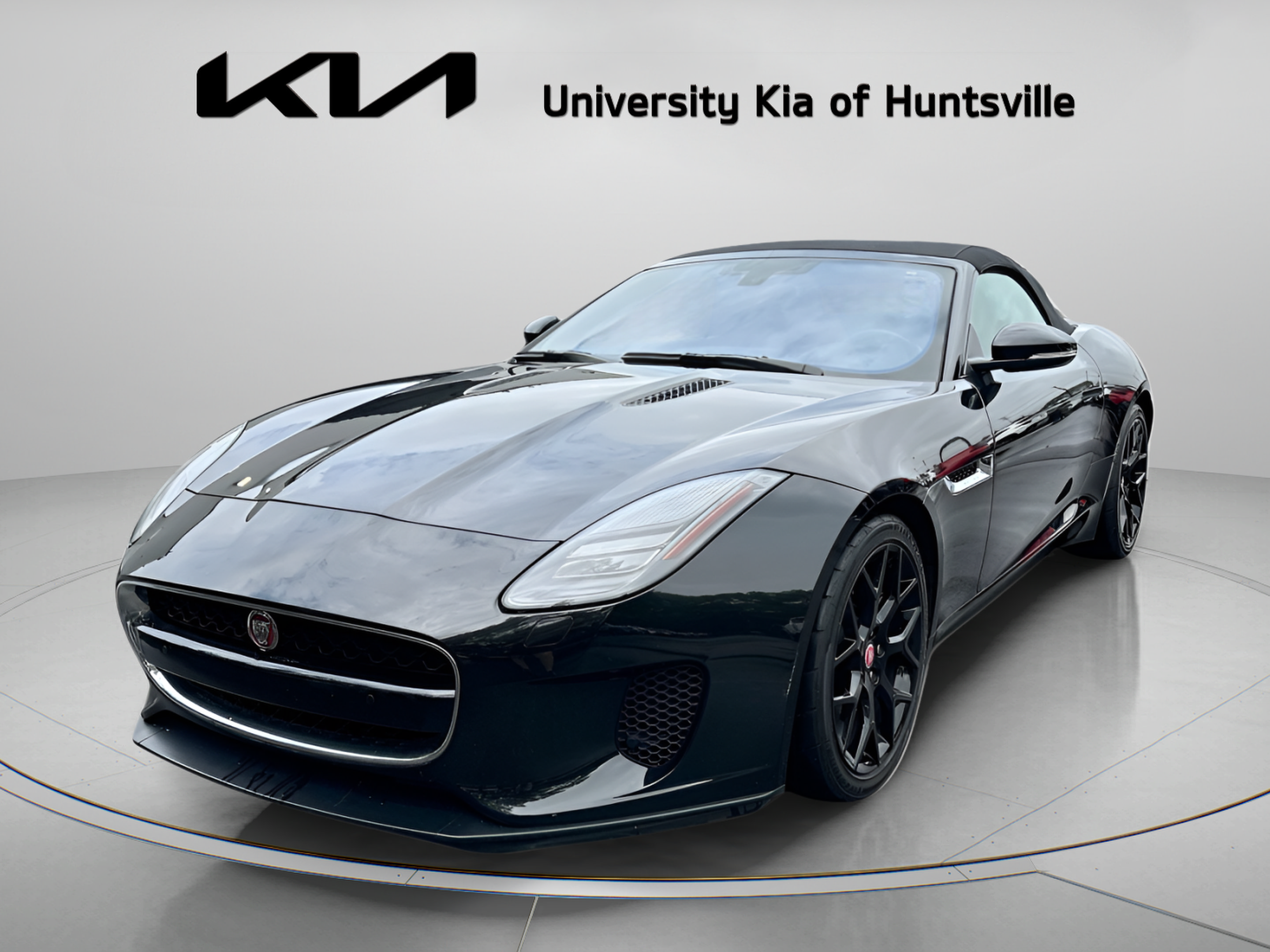 Used 2018 Jaguar F-TYPE Convertible RWD image 4