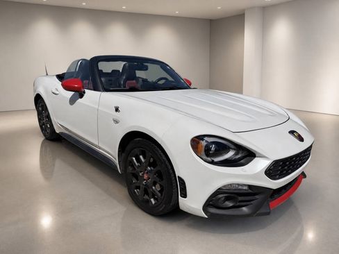 Used 2019 FIAT 124 Spider Abarth w/ Convenience Group RWD image 1