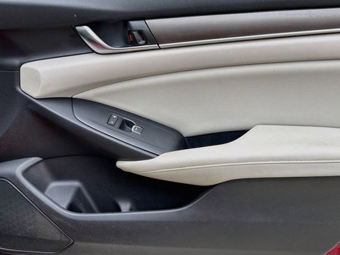 Used 2018 Honda Accord LX image 15