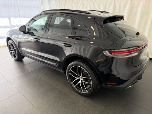 Certified 2026 Porsche Macan AWD/4WD image 3