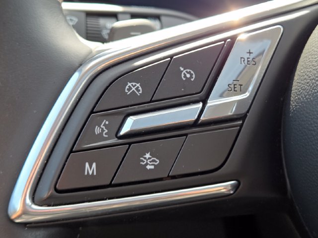 Used 2024 Buick Envision Avenir AWD/4WD image 36