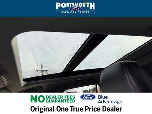 Used 2022 Ford Explorer XLT w/ Equipment Group 202A image 10