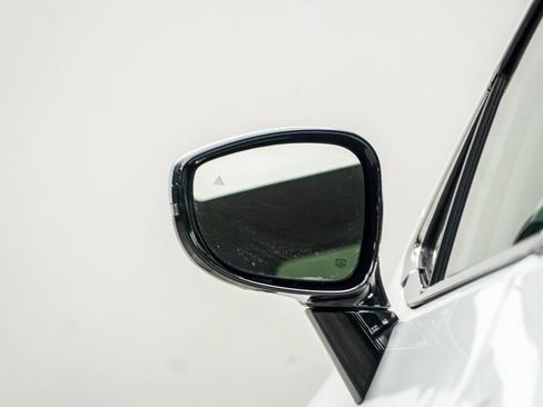 Used 2023 Chrysler Pacifica Limited FWD image 14